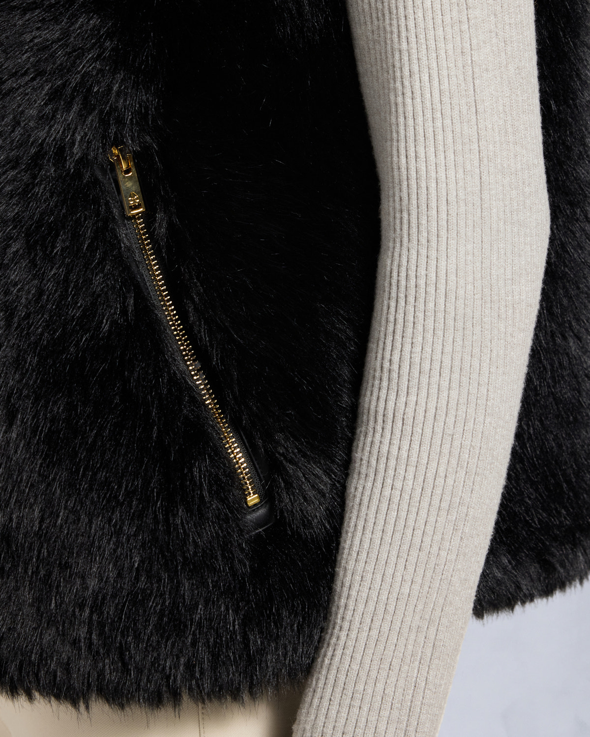 Moose Knuckles - M35LV462G - Gold Series River Bunny Vest - WOMENS - - Detail6